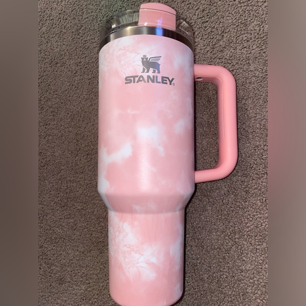 Limited Edition Peach Tie Dye 40 oz. Stanley